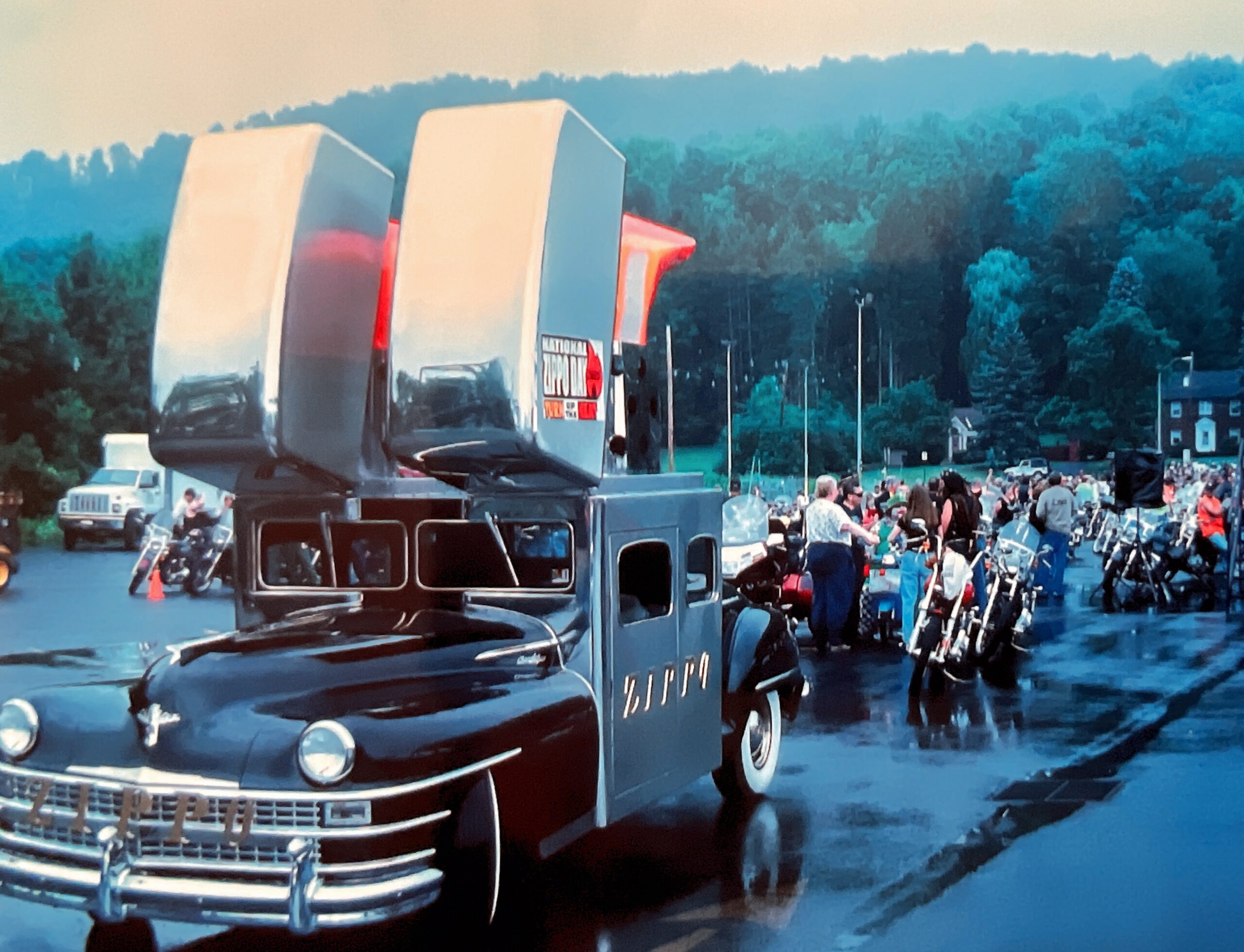 Photo694211749858_inner_8-23-738-23-8-976-738-976